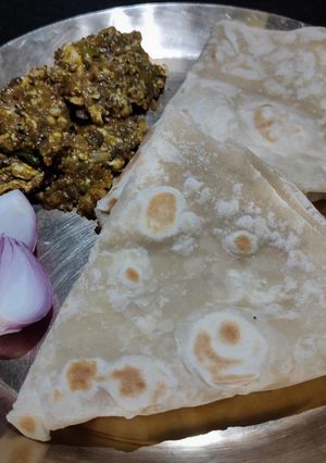 রুমালি রুটি (Rumali roti recipe in bengali) রেসিপির প্রধান ছবি