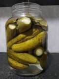 Pepino agrio en vinagre