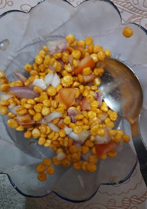 A picture of Chana dal chaat.