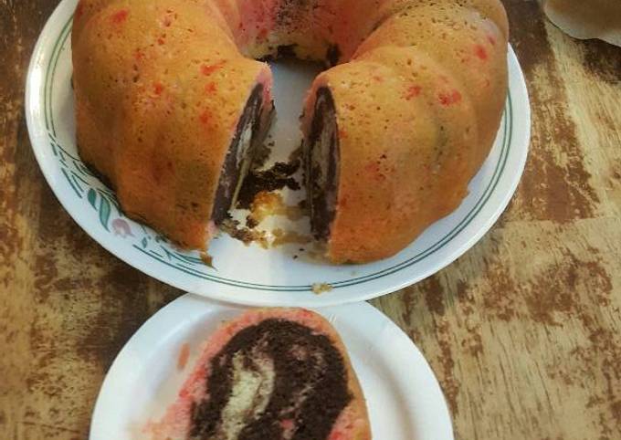 Neapolitan cake Bundt pan