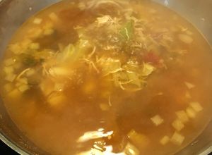 Una foto de Sopa de Pollo Guisado y Vegetales