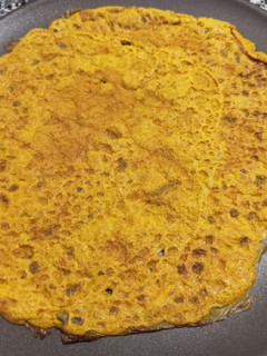 Una foto de Crepe de trigo sarraceno y cúrcuma