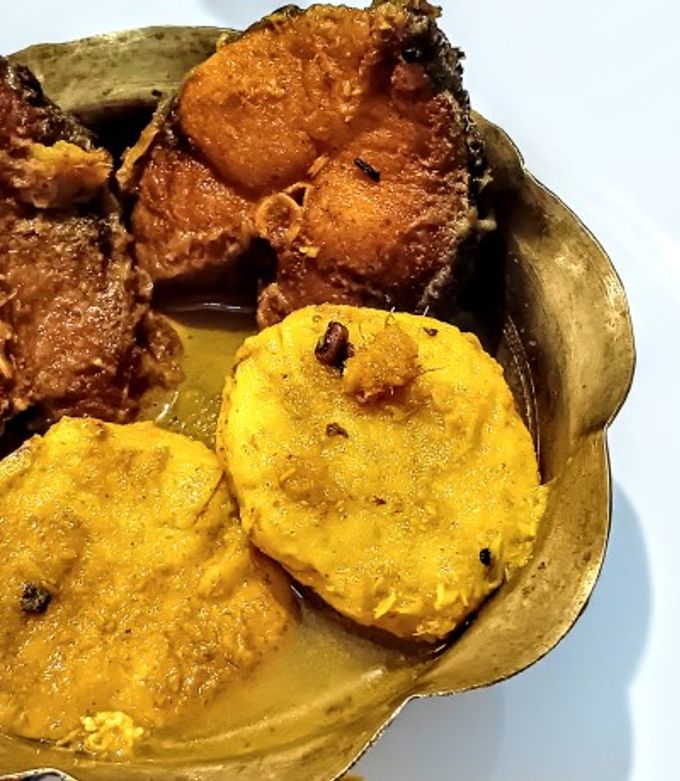 U sikildi va u farted edi