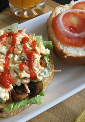 A picture of Mushroom Veggie Burger.