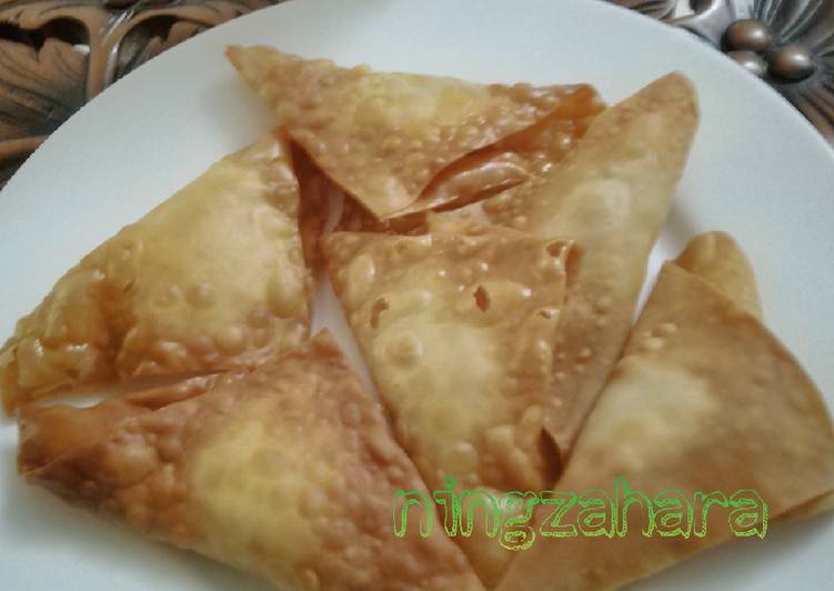 Pangsit Goreng Udang Ayam