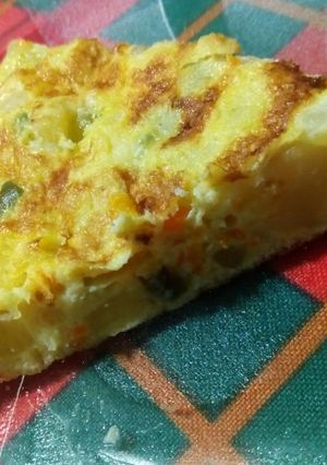 Una foto de Tortilla de zapallitos, papa y zanahoria