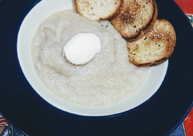 Crema di sedano rapa crostini e caprino