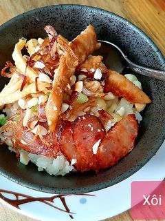 Hình của món Xôi gà hạt sen.