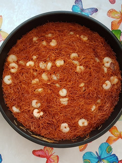 Una foto de Fideuá con gambas