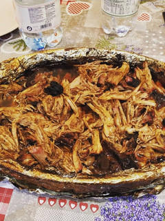 A picture of 3.5 kg BBQ Pulled Pork with Injection and Coleslaw.