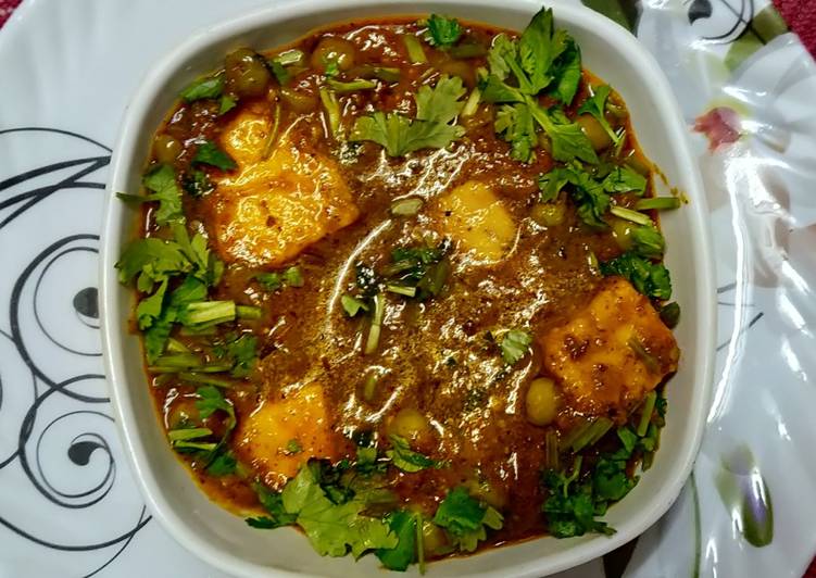 How to Prepare Any-night-of-the-week Dhaaba Style Matar Paneer