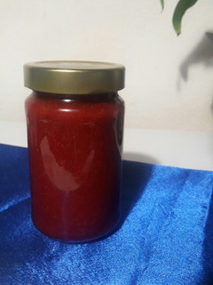 Una foto de Mermelada de frutilla (en panetera)