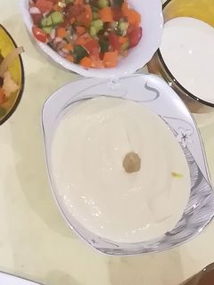 صورة لوصفة سلطة حمص بالطحينة