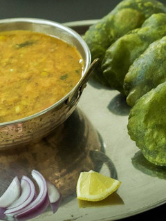 பாலக் பூரி செய்முறை முக்கிய புகைப்படம்