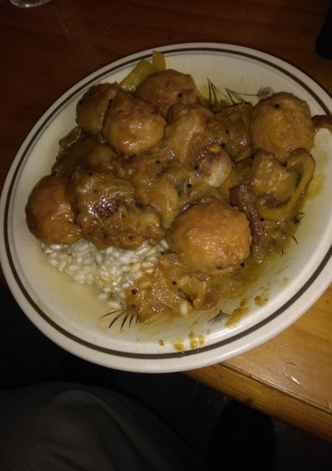 Una foto de Albóndigas con salsa de mostaza
