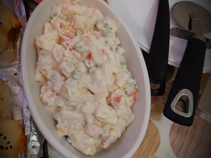 Easy Way Prepare Recipe Russian salad that is Really Delicious, Can Spoil the Tongue}