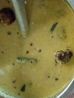வெண்டைக்காய் மோர் குழம்பு (Vendaikkaai morkulambu recipe in tamil) செய்முறை முக்கிய புகைப்படம்