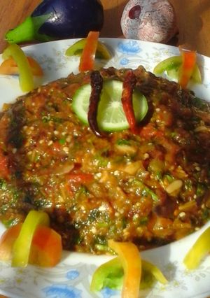 বেগুন টমেটোর মাখা মাখা ভর্তা রেসিপির প্রধান ছবি