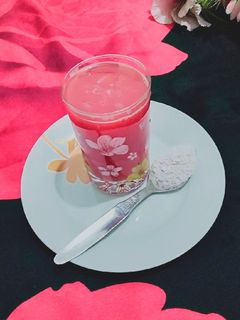 फ्रेस वाटरमेलन जूस(Fresh water melon juice recipe in hindi) रेसिपी मुख्य फोटो
