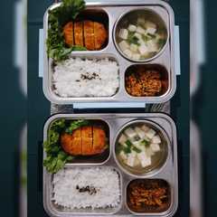 รูปของ Bekal Clear Soup Tahu ala Hokben, Tempe Katsu, dan Pampis Tuna