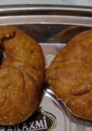 A picture of Kachori.