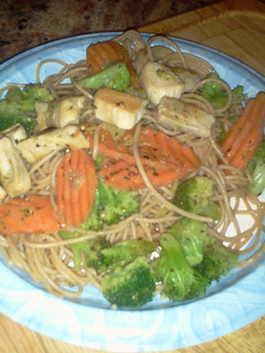 A picture of Angel hair pasta with chicken.