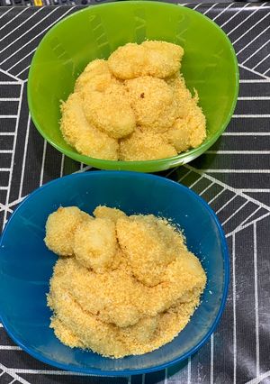 A picture of Muah Chee (from white glutinous rice flour).