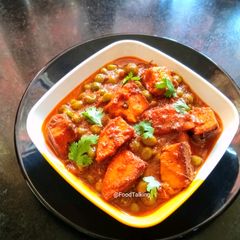 Matar Paneer Masala A picture of Matar Paneer Masala.