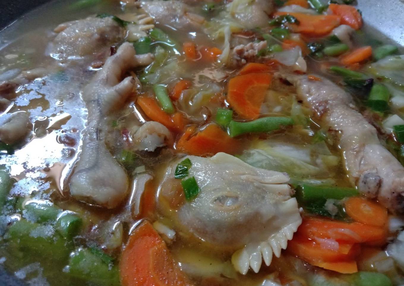 Sayur sop ceker kepala ayam
