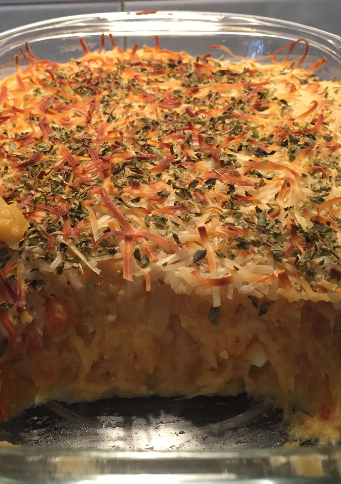 Una foto de Pastel de verduras y atún gratinado
