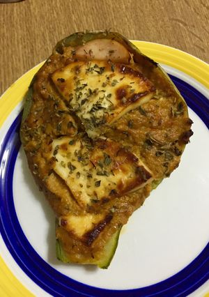 Una foto de Calabacín relleno de atún abanicado
