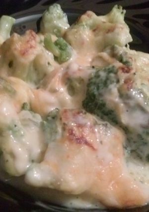 Una foto de Brócoli gratinado
