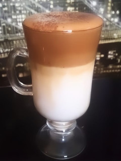 Una foto de Café Dalgona (달고나 커피)