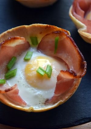Una foto de Tartaletas de Bacon, queso y huevo