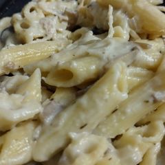 A picture of Chicken tetrazzini.