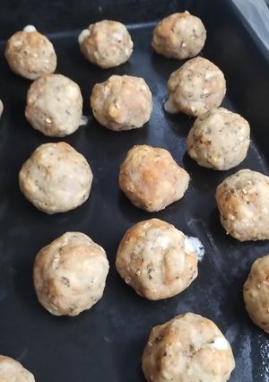 Una foto de Bolitas de pan de miga con mozzarella