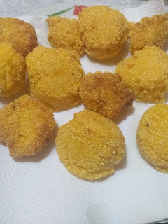 Una foto de Bolitas de polenta y queso sin gluten