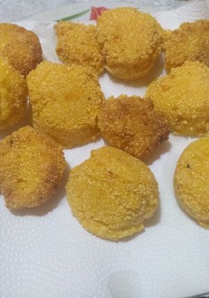 Una foto de Bolitas de polenta y queso sin gluten