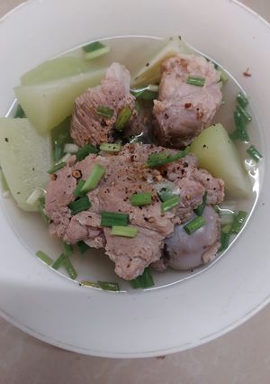 Hình của món Su hào hầm xương.