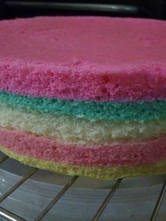 Foto resep Bolu kukus rainbow ekonomis anti bantat