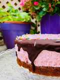 Tarta brownie con mousse de Cassis