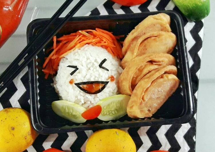 Chicken egg roll hokben