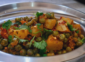 A picture of Aloo Matar Dry.