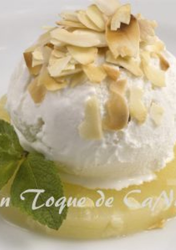 Una foto de Helado de coco y piña