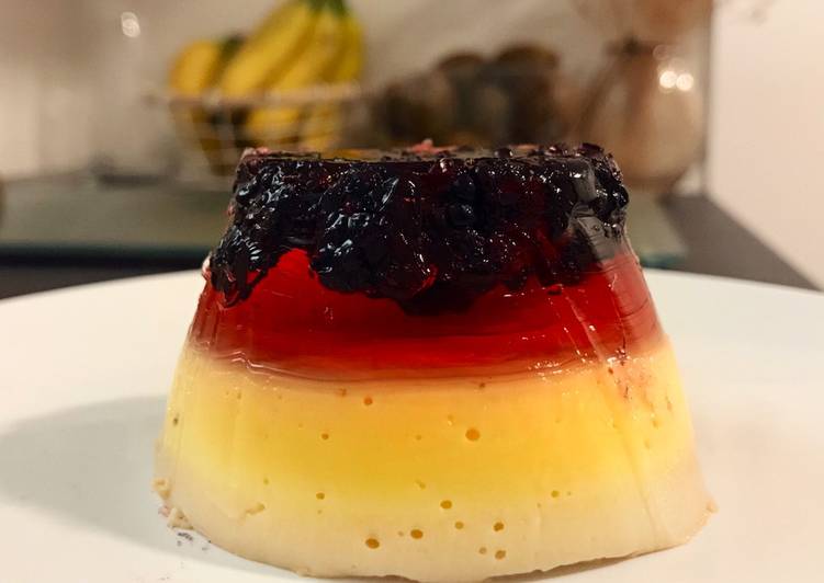 Flan de mango y gelatina de fresa