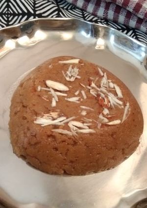 શીરો રેસીપી મુખ્ય ફોટો