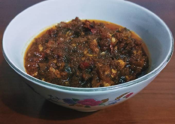 Keunikan Sambal Roa Manado: Resep Ikan Asap Khas yang Bikin Boros Nasi