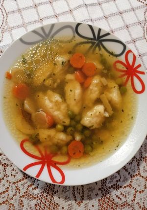 Zöldborsóleves, petrezselymes daragaluskával recept fotója