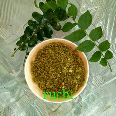A picture of Curry leaves ki chutney.