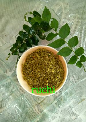 A picture of Curry leaves ki chutney.